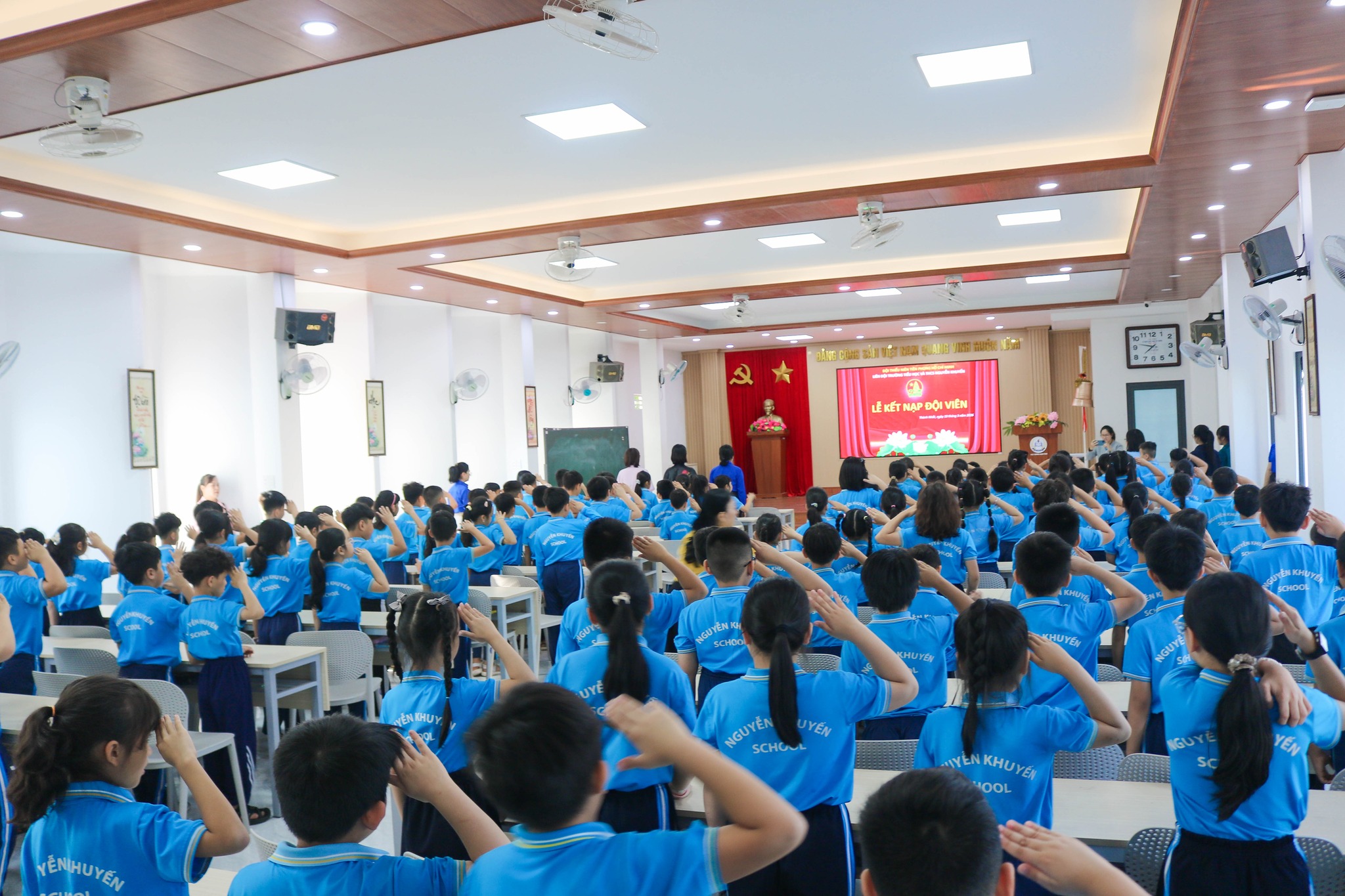 NUÔI DƯỠNG LÒNG YÊU NƯỚC TỪ NHỮNG TRẢI NGHIỆM GẦN GŨI